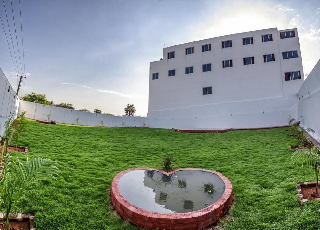 Hotel Ganesh Residency Puducherry Exterior foto